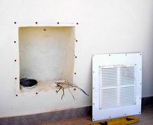 Compartimento para o motor feito em obra